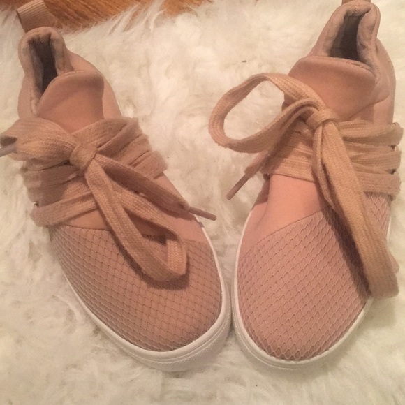 Steve Madden Other - 🐹Steve Madden Girl Lancer Casual Sneakers